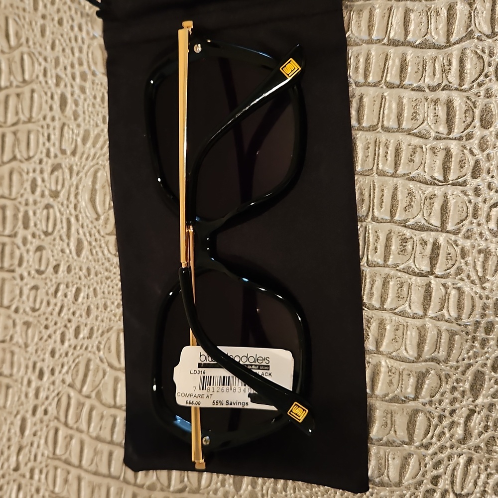 Laundry By Shelli Segal Hexagonal Black Sunglasses - Picture 3 of 10